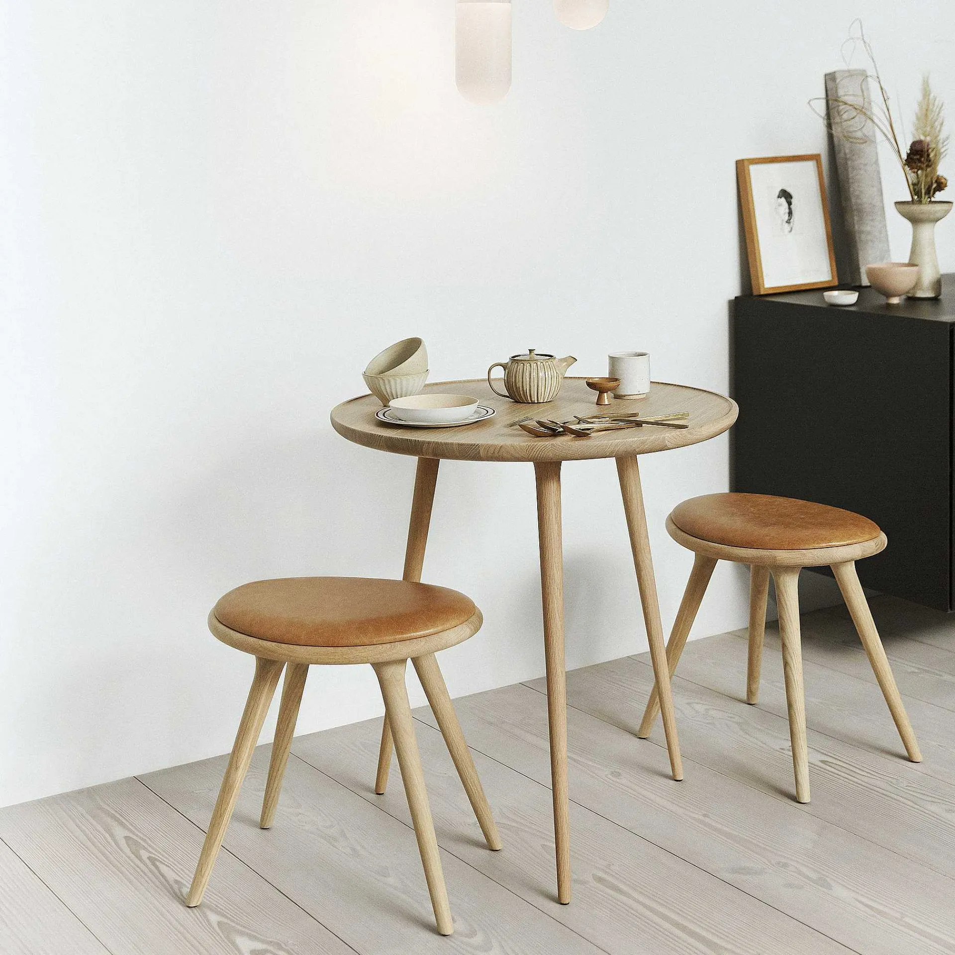 Mater Coffee Tables*Accent Cafe Table O 70 | White Oak