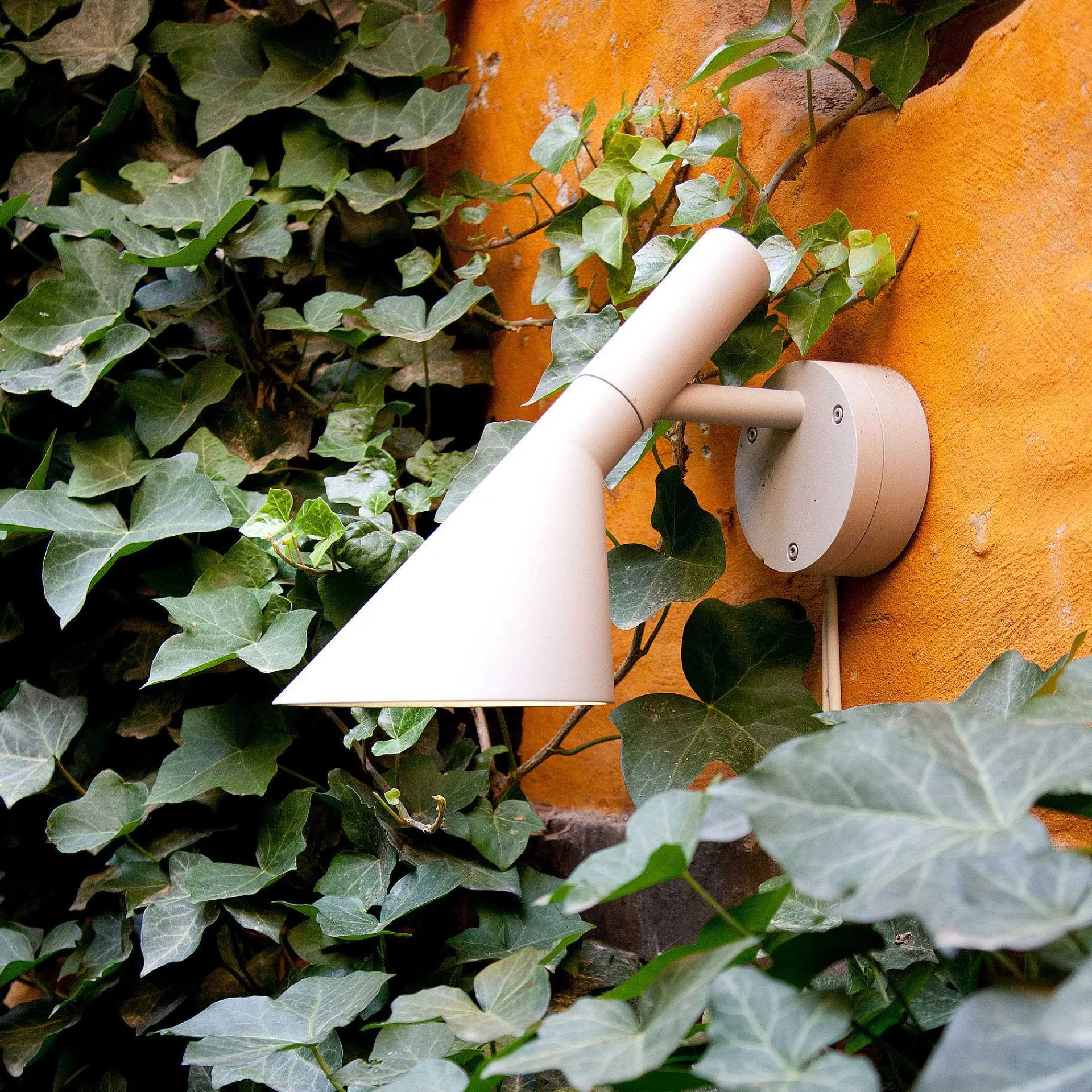 Louis Poulsen Outdoor Wall Lamps*Aj 50 Wall | Outdoor Lamp | White Textured