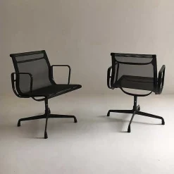 Vitra Office Chairs*Aluminium Chair Ea 108 | Office Armchair | Black | Ex-Display