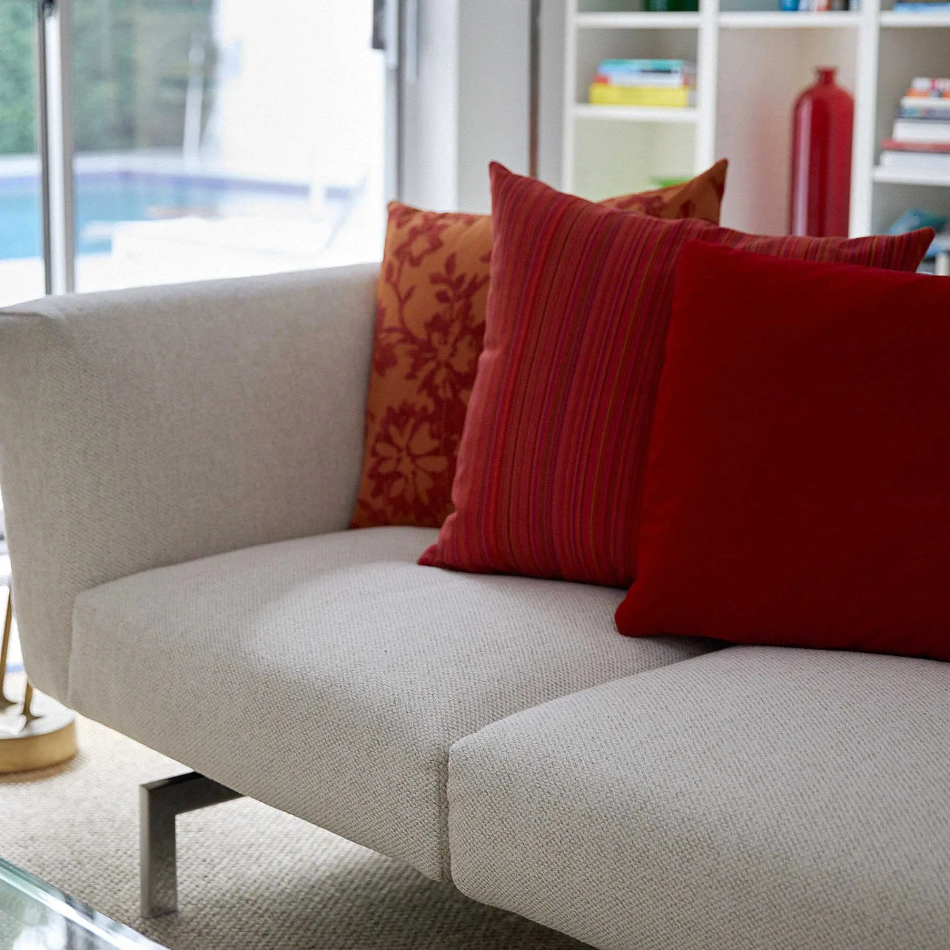 Knoll 2 Seater Sofas*Avio Two Seat Sofa