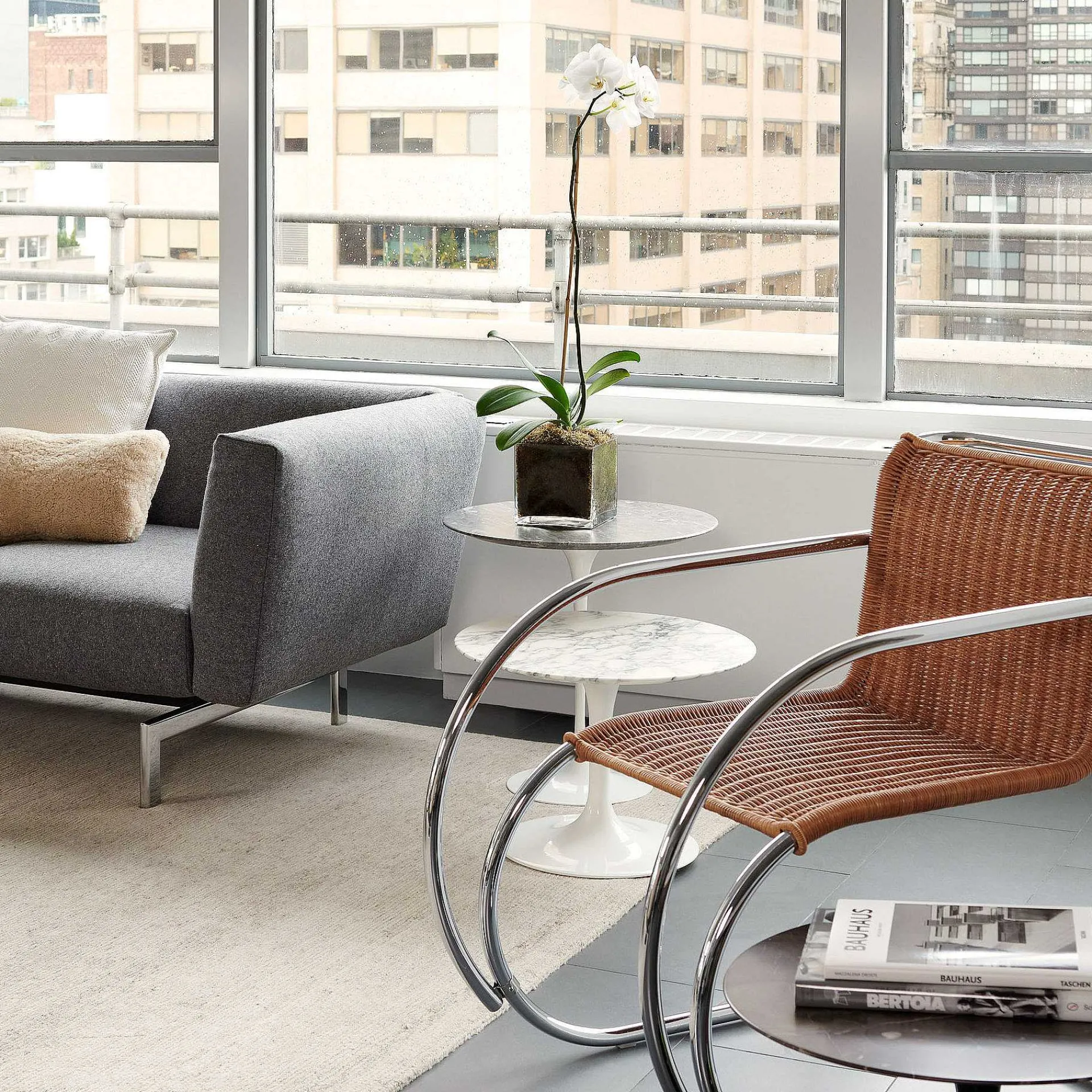 Knoll 2 Seater Sofas*Avio Two Seat Sofa