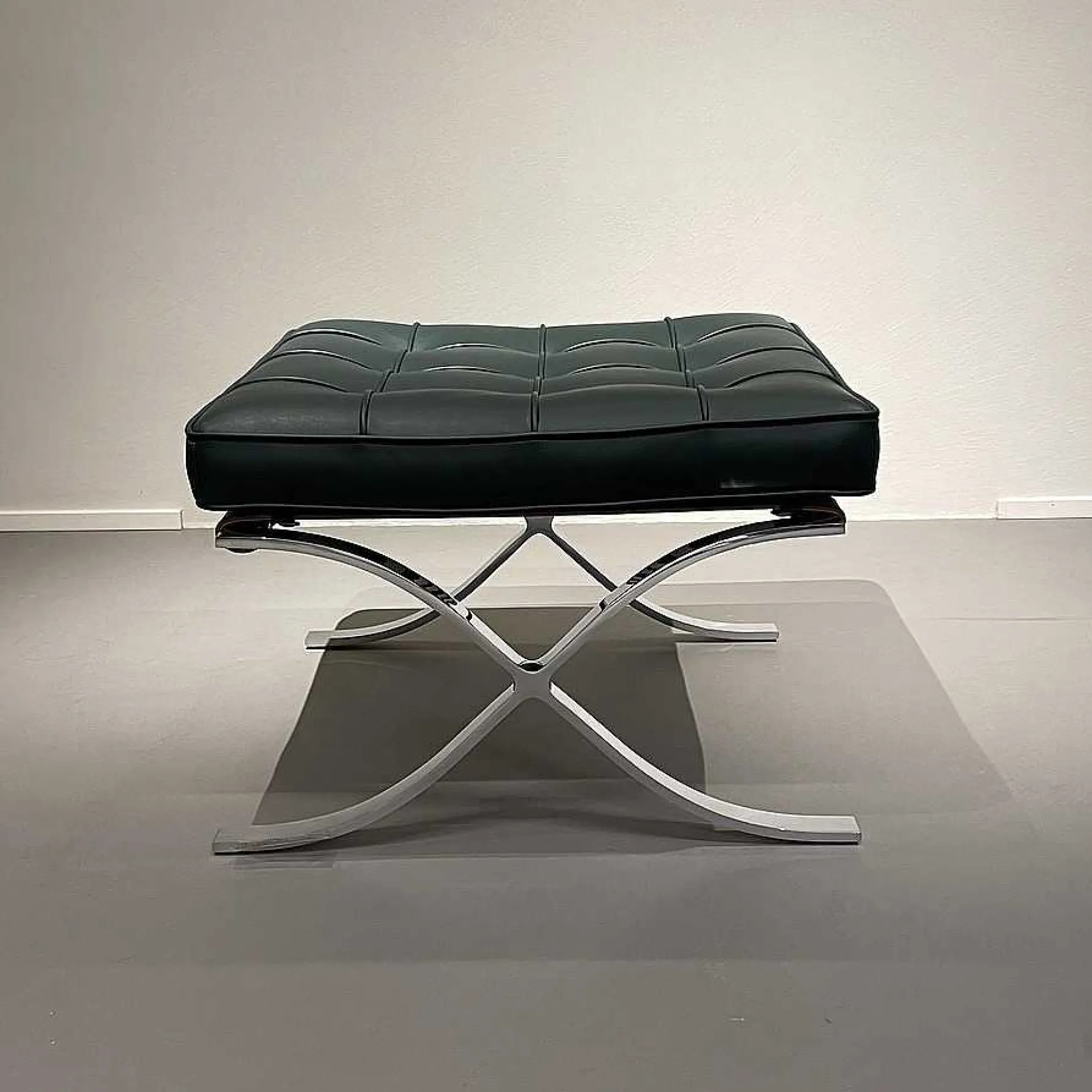 Knoll Single Armchairs*Barcelona Chair & Ottoman | Armchair | Chrome/Bauhaus Leather - Ex Display