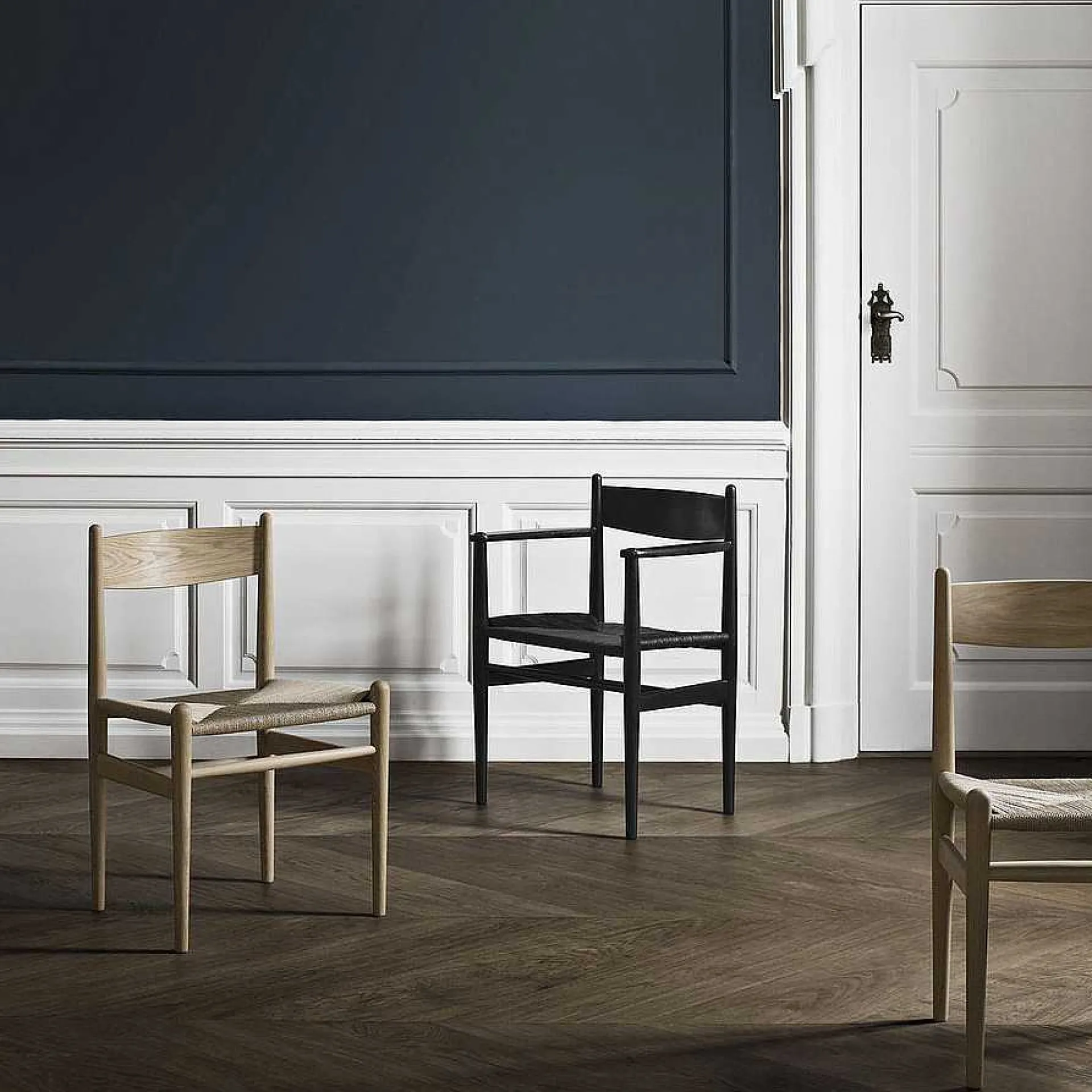 Carl Hansen & Søn Chairs*Ch37 | Chair With Armrest | Oak-Black Paper Cord