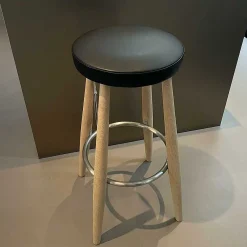 Carl Hansen & Søn Stools*Ch56 Bar Stool | Soaped Oak - Black Leather