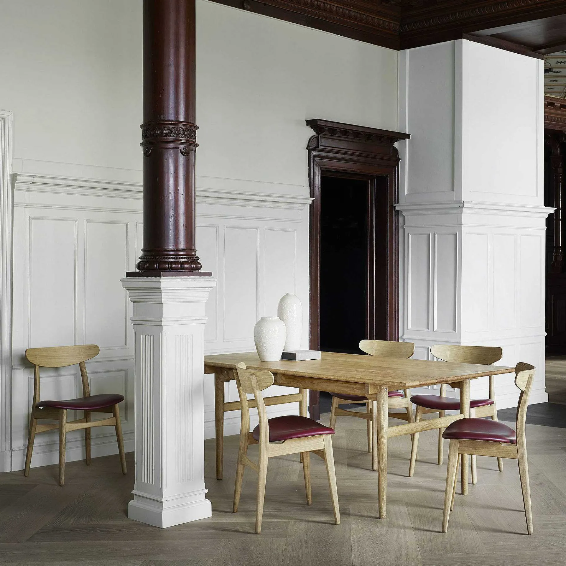 Carl Hansen & Søn Chairs*Ch30P | Chair | Oiled Oak - Amaranth Leather