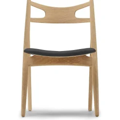 Carl Hansen & Søn Chairs*Ch29P | Chair | Oiled Oak - Black Leather