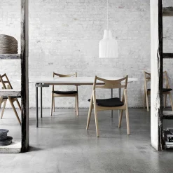 Carl Hansen & Søn Chairs*Ch29P | Chair | Oiled Oak - Black Leather