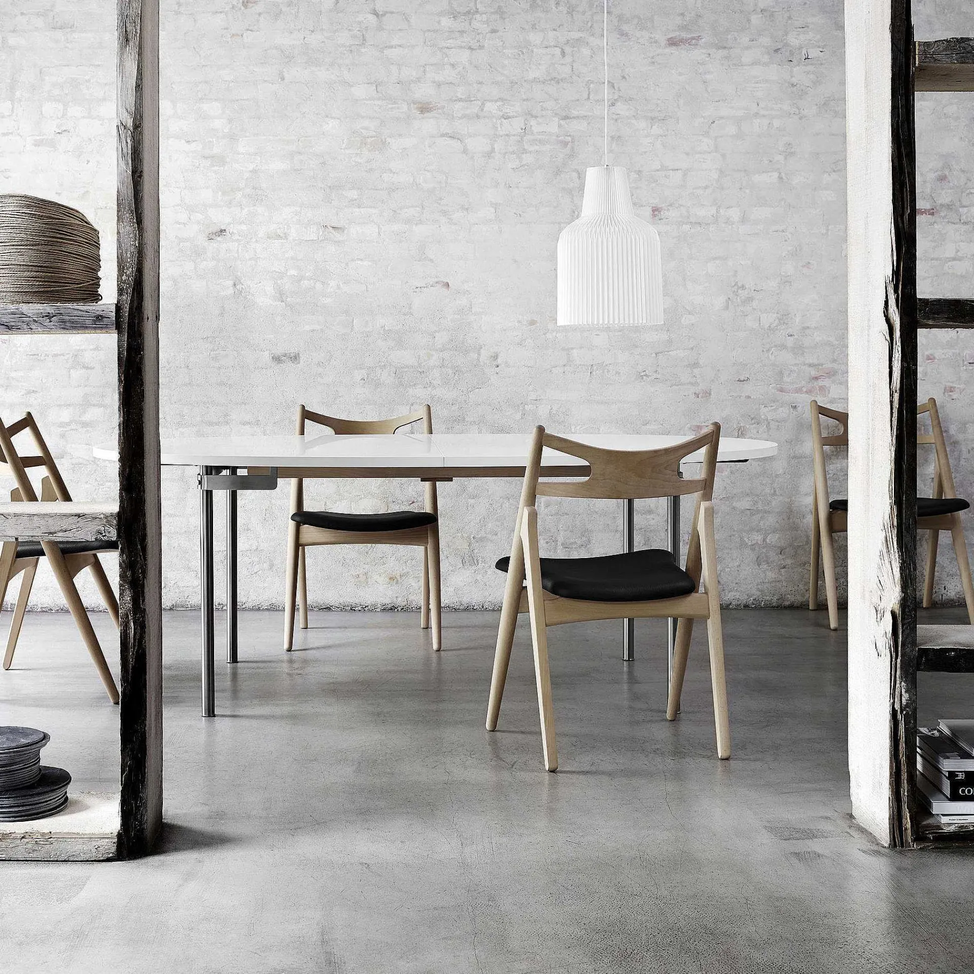 Carl Hansen & Søn Chairs*Ch29P | Chair | Oiled Oak - Black Leather