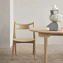 Carl Hansen & Søn Chairs*Ch29P | Chair | Oiled Oak - Ecru Leather