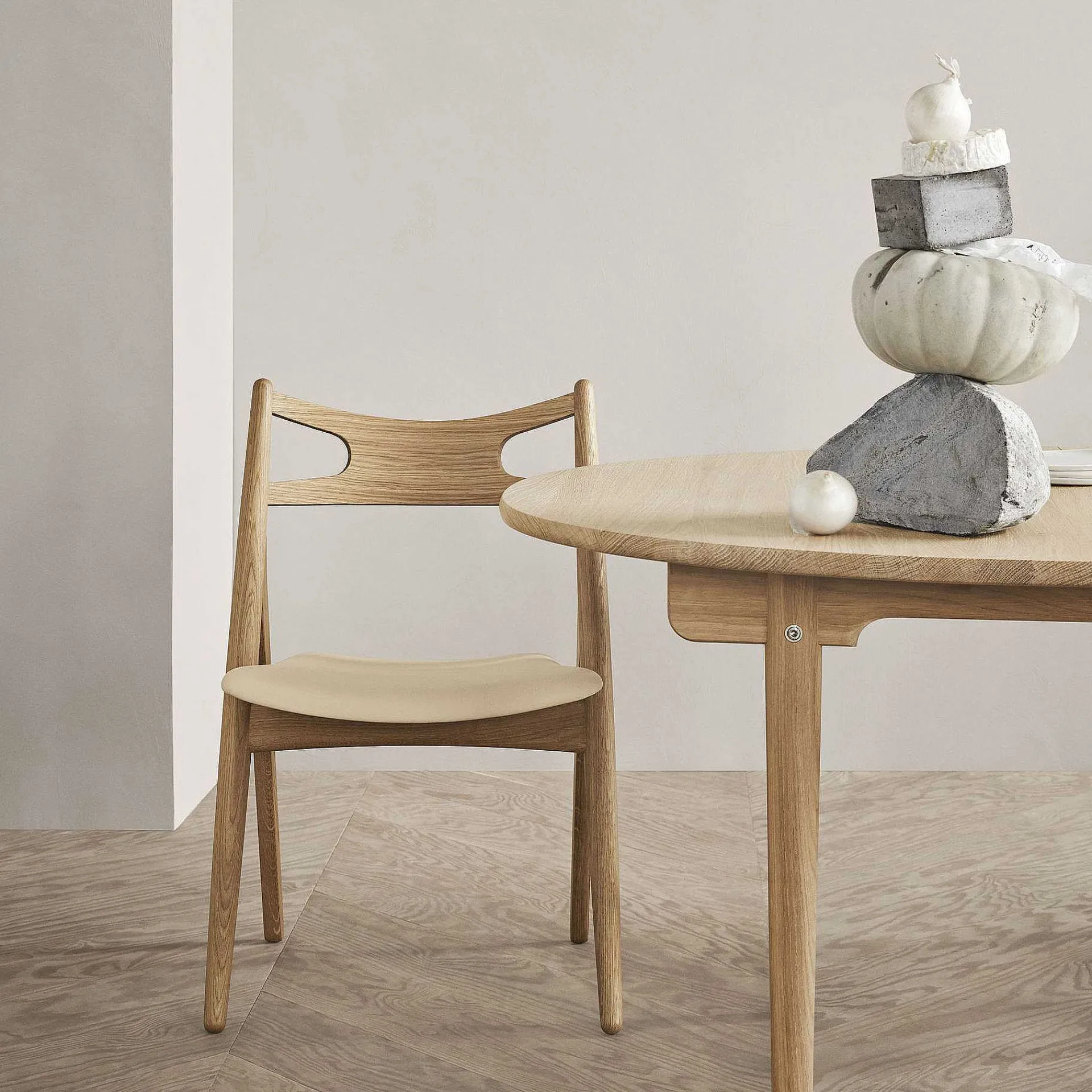 Carl Hansen & Søn Chairs*Ch29P | Chair | Oiled Oak - Ecru Leather