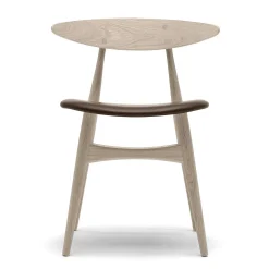 Carl Hansen & Søn Chairs*Ch33P | Chair | Soaped Oak - Brown Leather