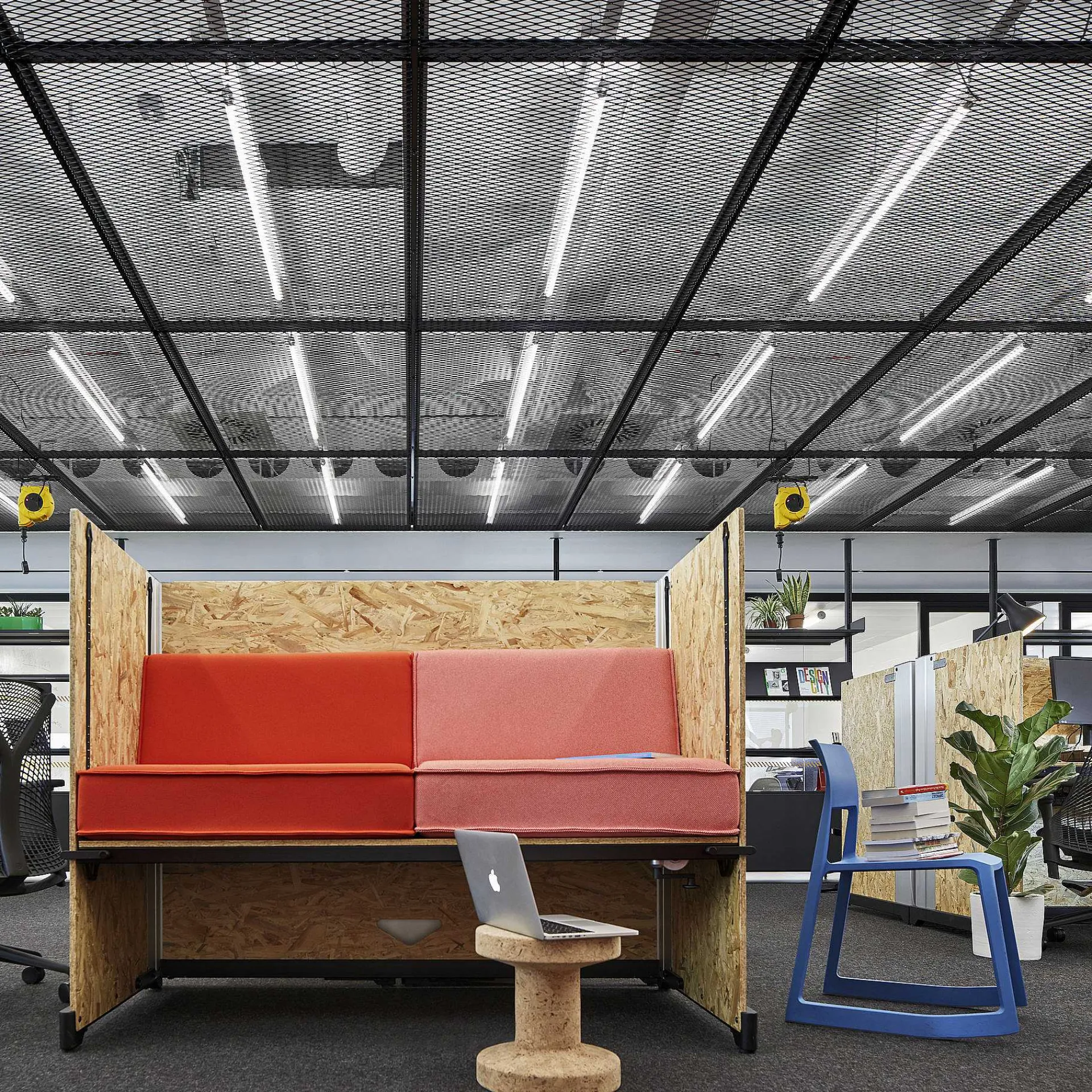 Vitra Stools*Cork Family B | Tabel | Cork