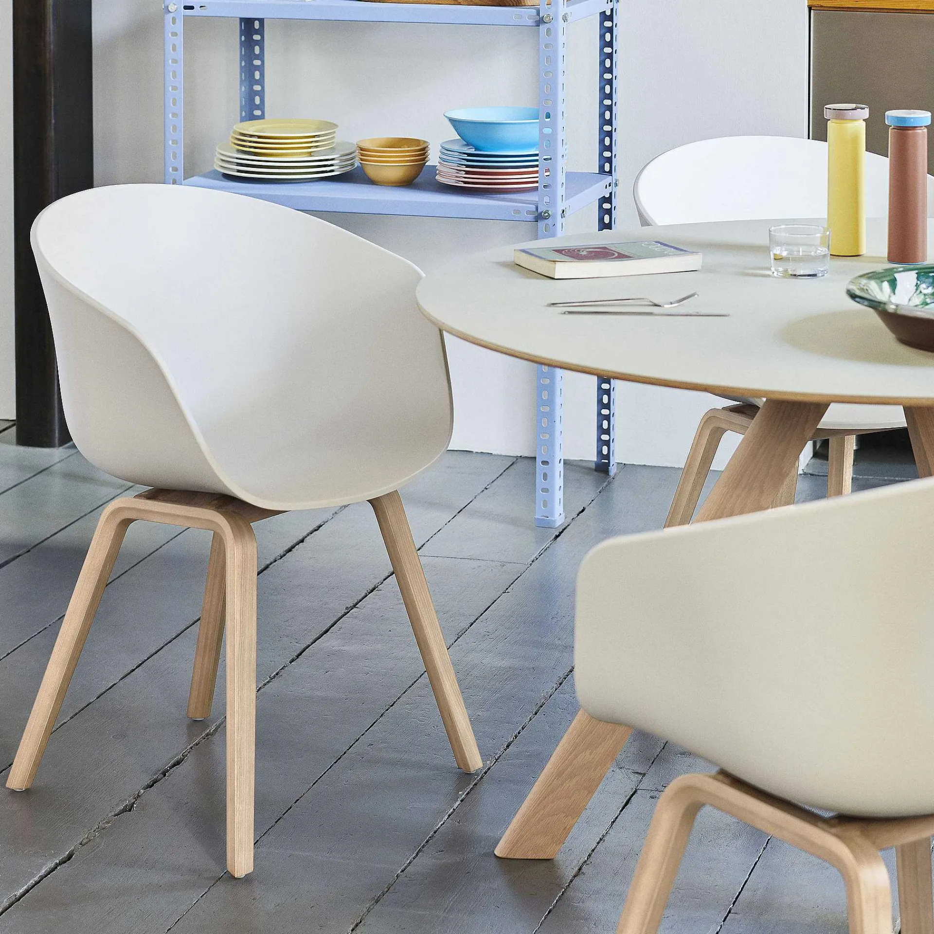 HAY Dining Tables*Cph 20 Round Table | Soaped Oak/White Laminate