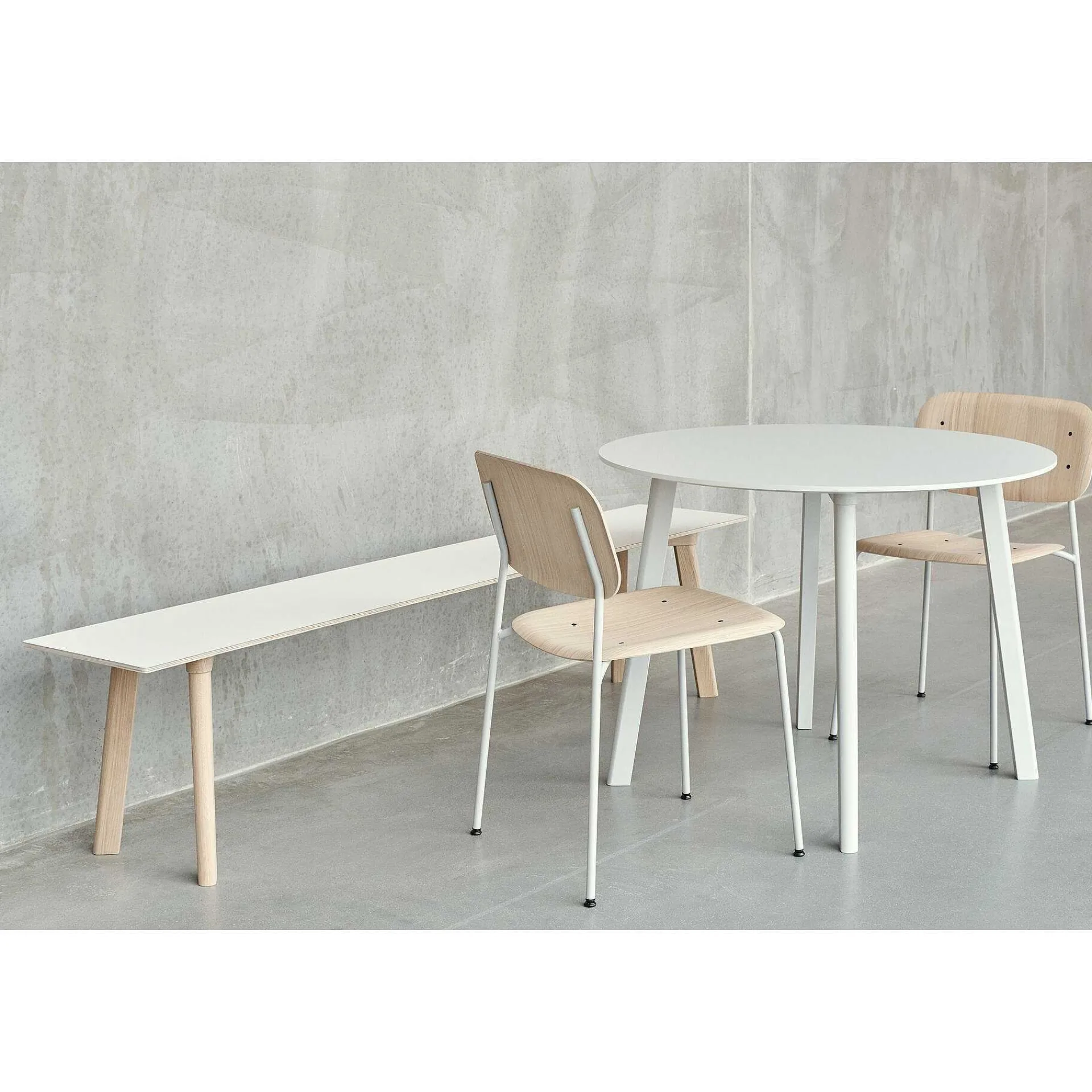 HAY Dining Tables*Cph Deux 220 Round Table | Solid Oak - White Laminate