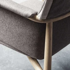 Carl Hansen & Søn Chairs*E005 Embrace Armchair | Oak - Fabric