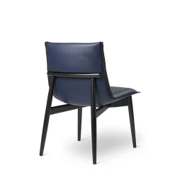Carl Hansen & Søn Chairs*E004 Embrace Chair | Black Oak