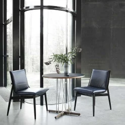 Carl Hansen & Søn Chairs*E004 Embrace Chair | Black Oak