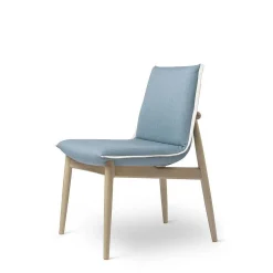 Carl Hansen & Søn Chairs*E004 Embrace Chair | Oak