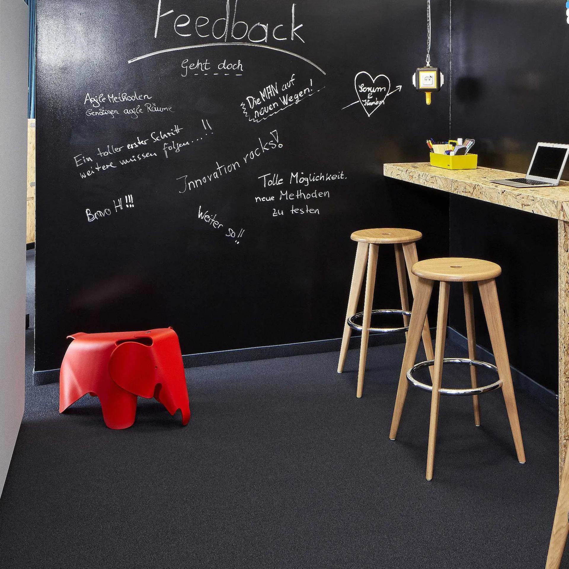 Vitra Decorations*Eames Elephant | Poppy Red