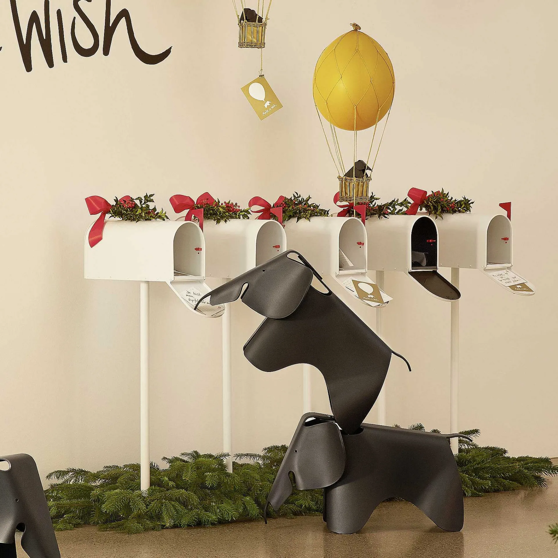 Vitra Decorations*Eames Elephant Small | Dark Black