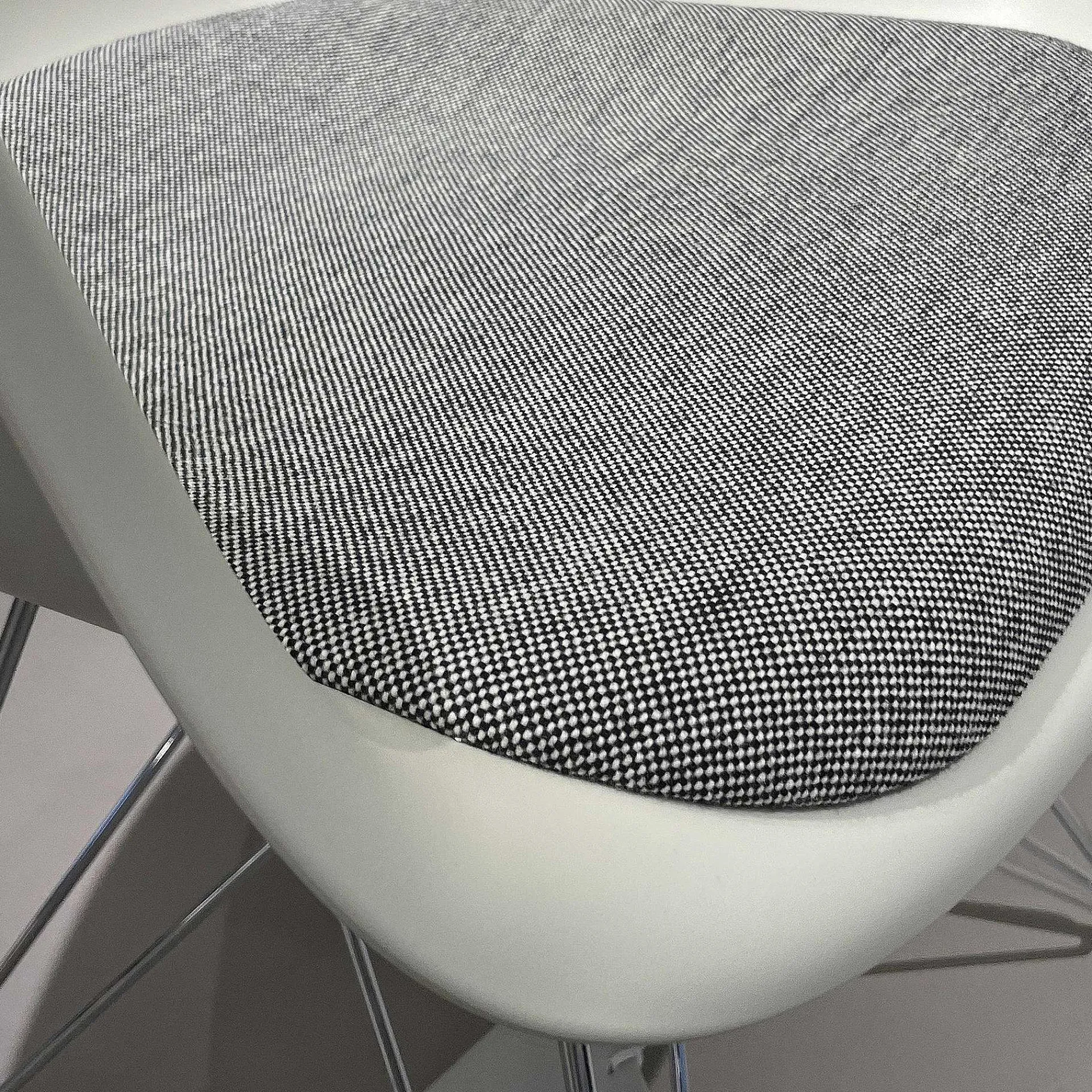 Vitra Chairs*Eames Plastic Armchair Dar| Pebble