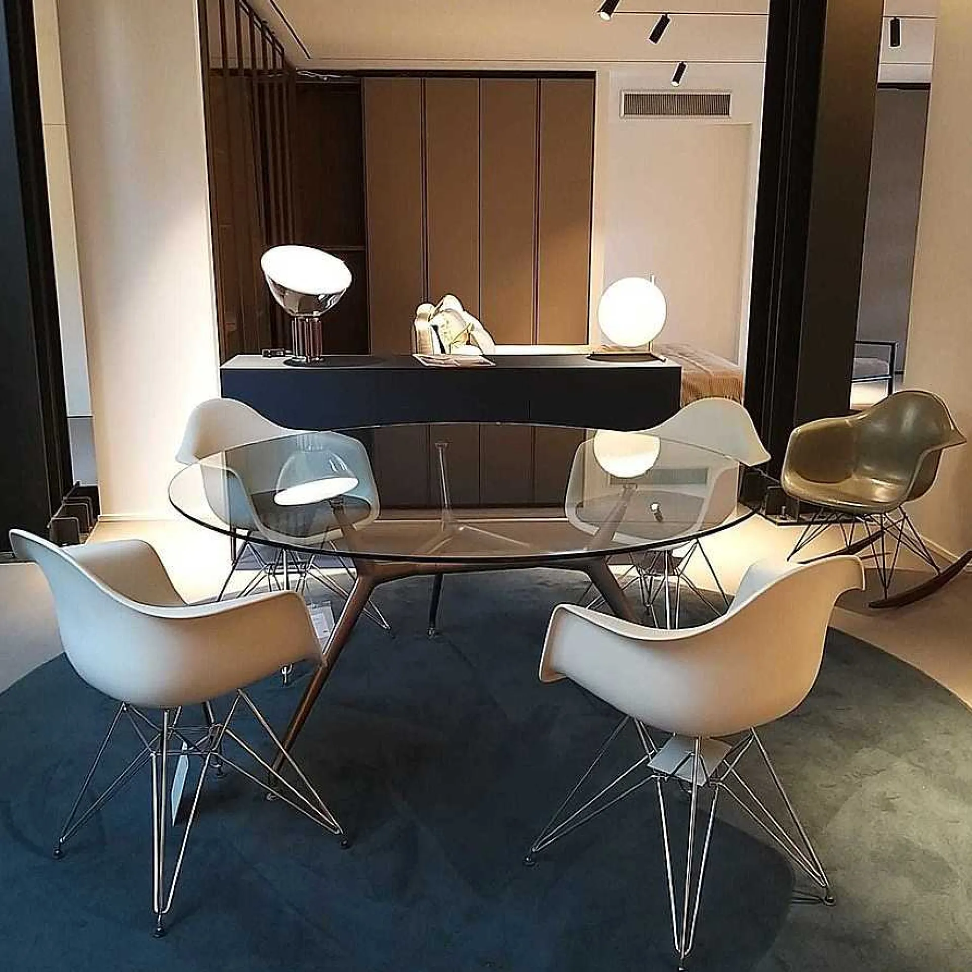 Vitra Chairs*Eames Plastic Armchair Dar| Pebble