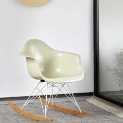 Vitra Chairs*Eames Plastic Armchair Rar | Rocking Chair | White - Golden Maple