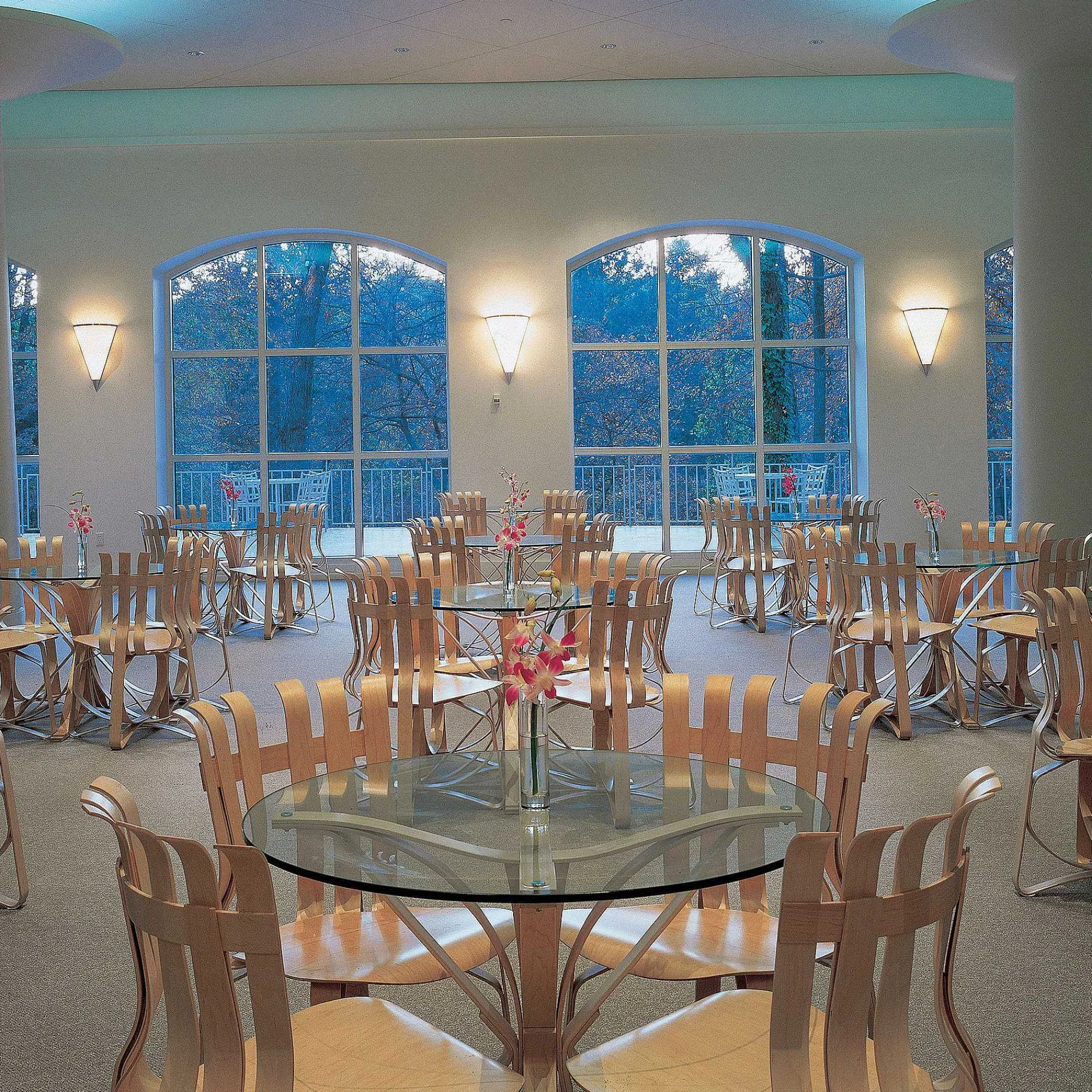 Knoll Dining Tables*Face Off Table