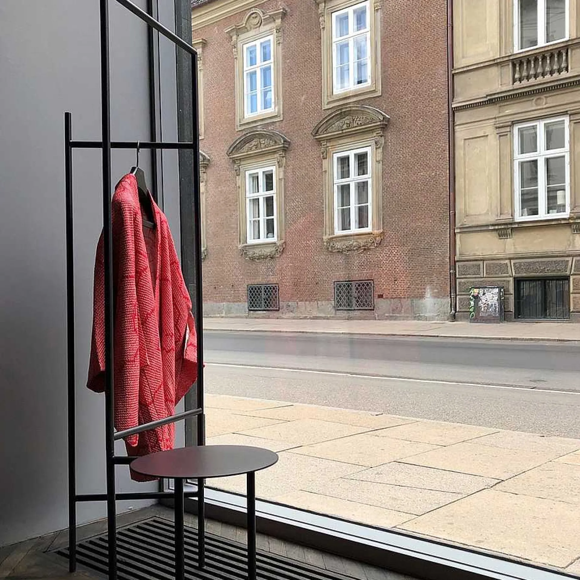 DePadova Decoration*Garderobier | Valet Stand With Table/Seat