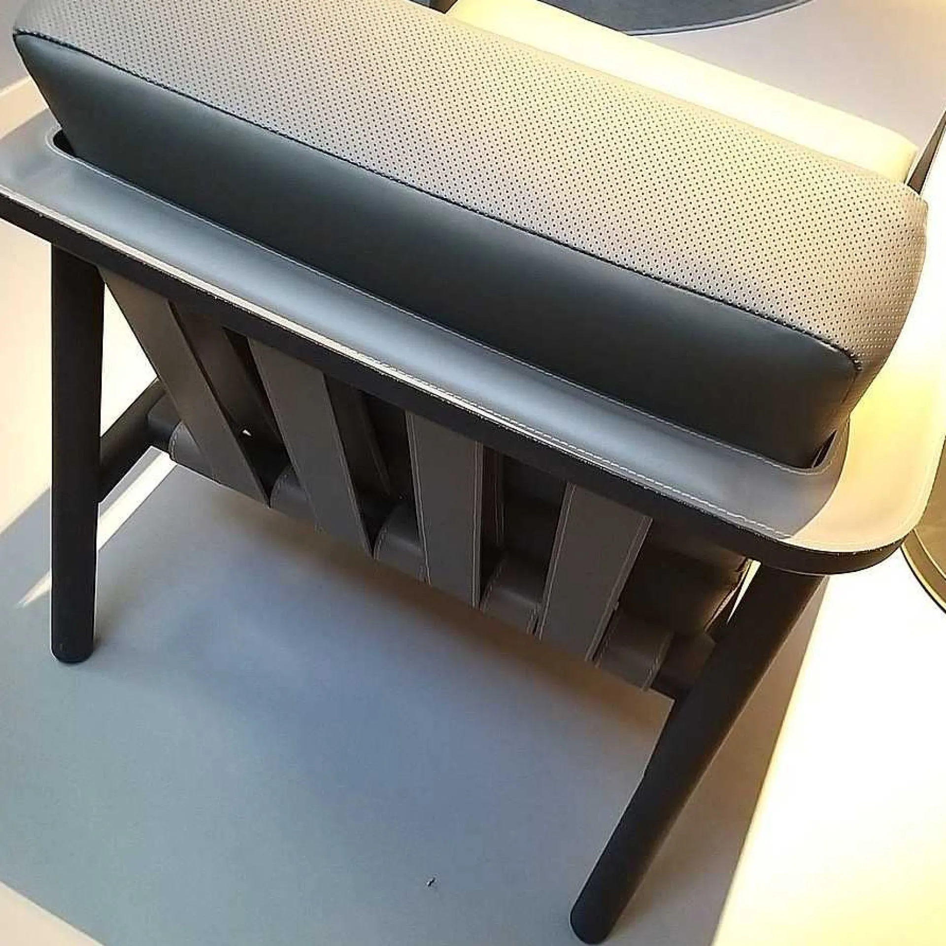 Molteni Single Armchairs*Gillis | Armchair | Leather/Eucalyptus - Ex Display