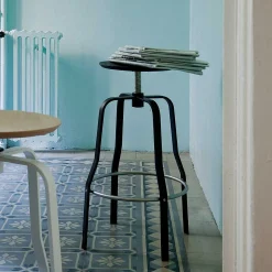 Lapalma Stools*Giro - S106 | Stool | Black