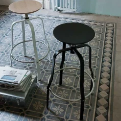 Lapalma Stools*Giro - S106 | Stool | Black