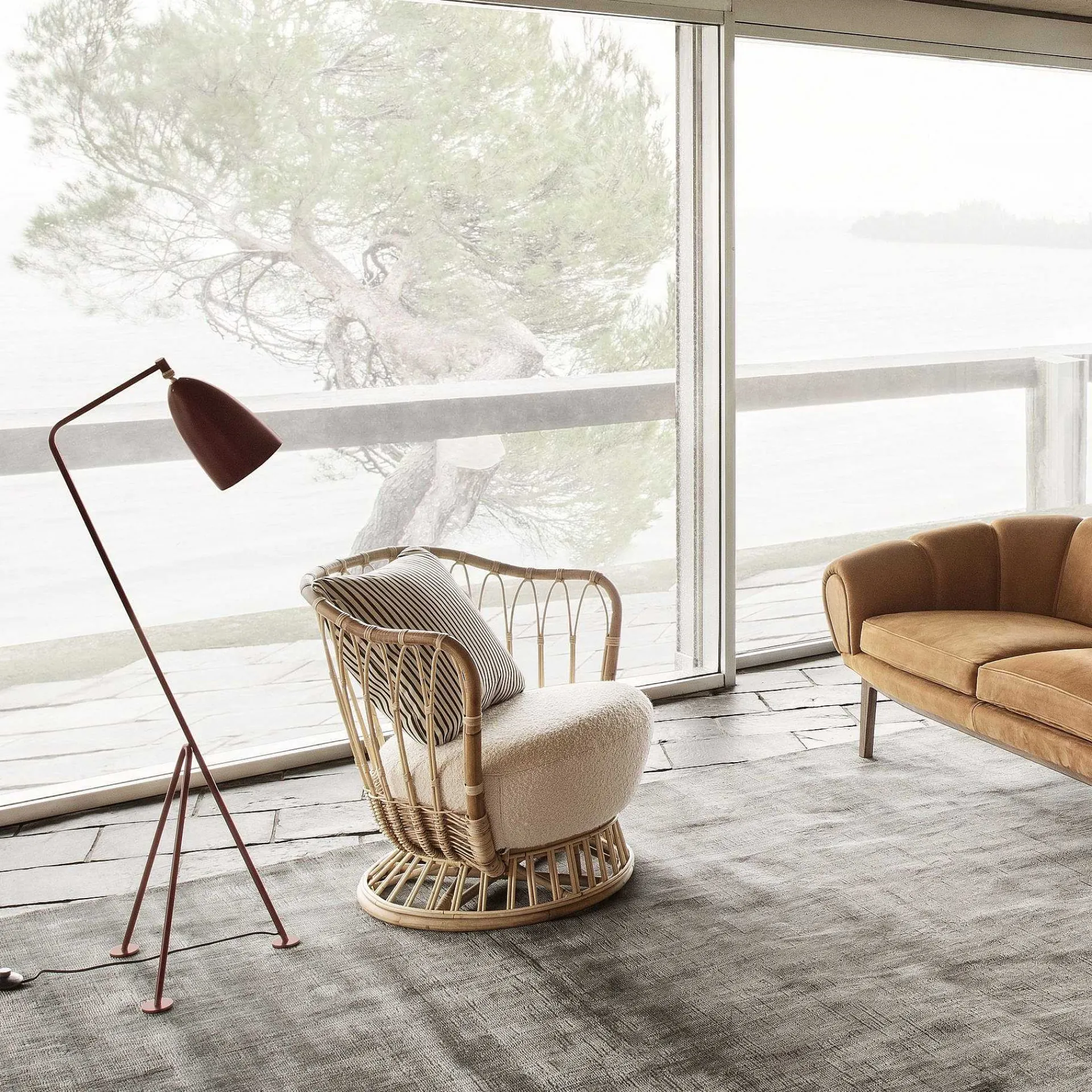 GUBI Pendant Lights*Grashoppa Floor Lamp | Andorra Red