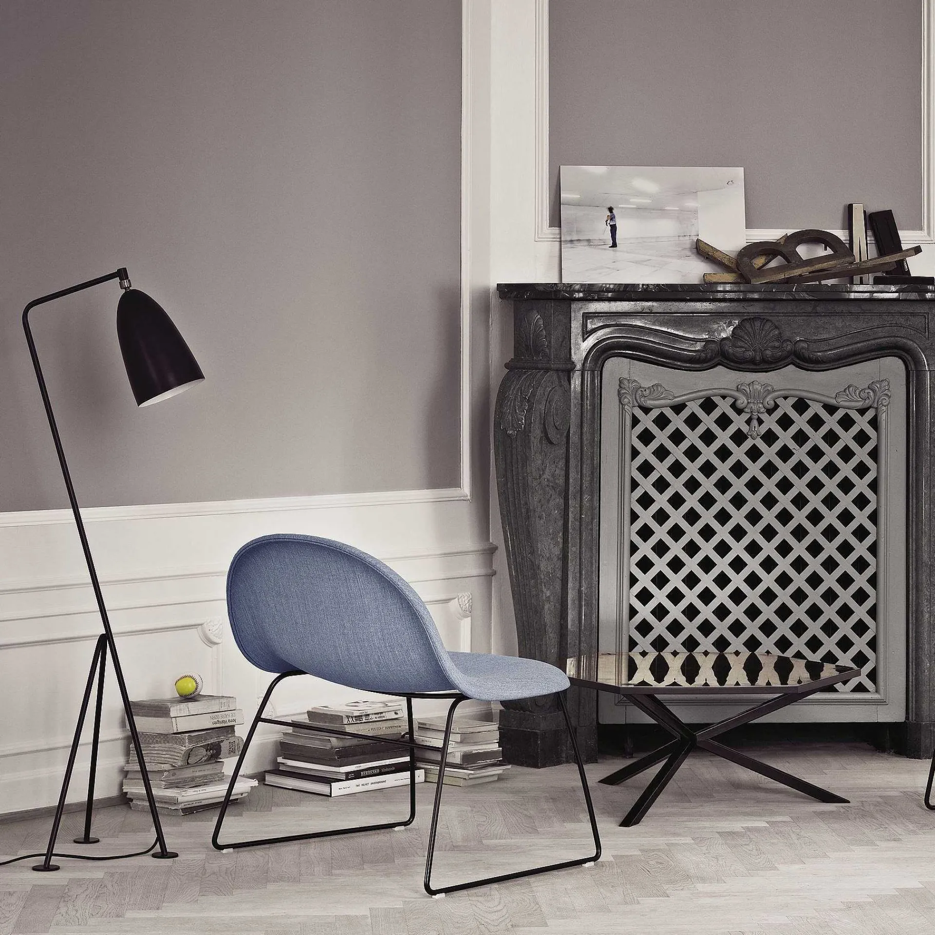 GUBI Pendant Lights*Grashoppa Floor Lamp | Black