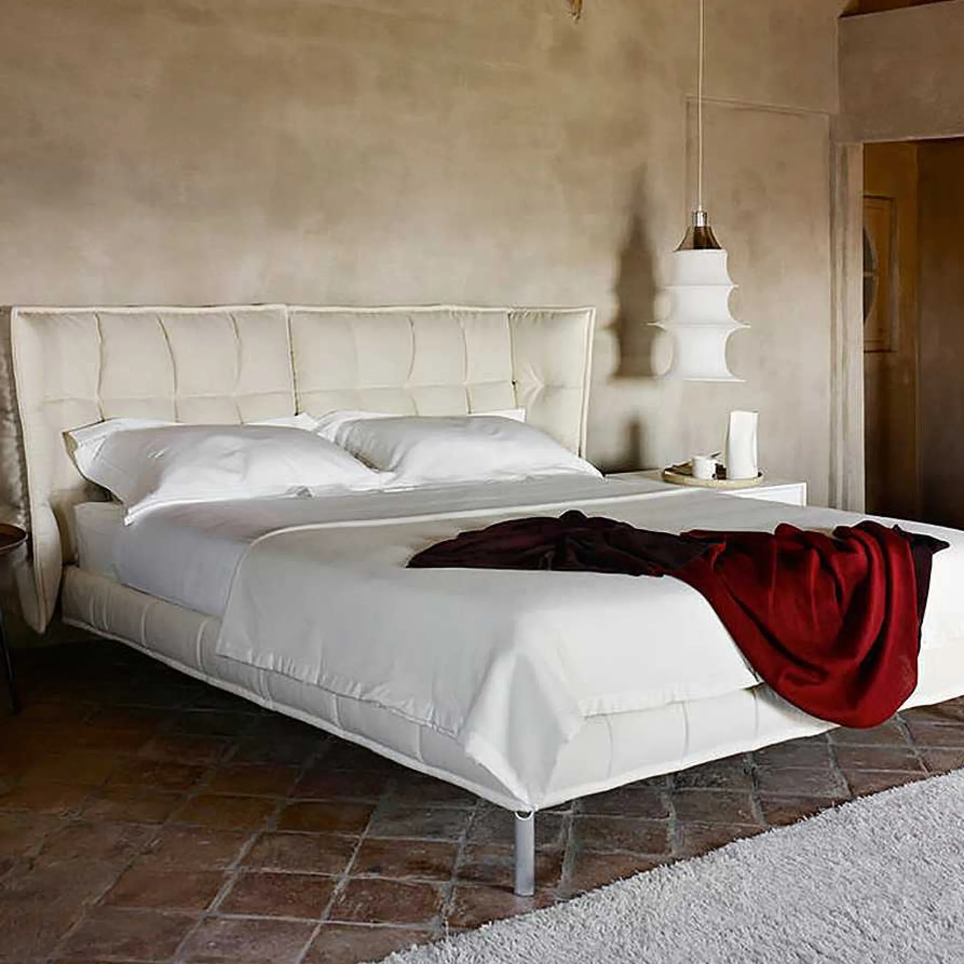 B&B Italia King Size Beds*Husk - Bed