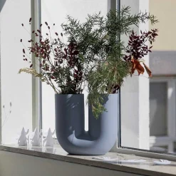 Muuto Vases*Kink Vase | Vase | Light Blue