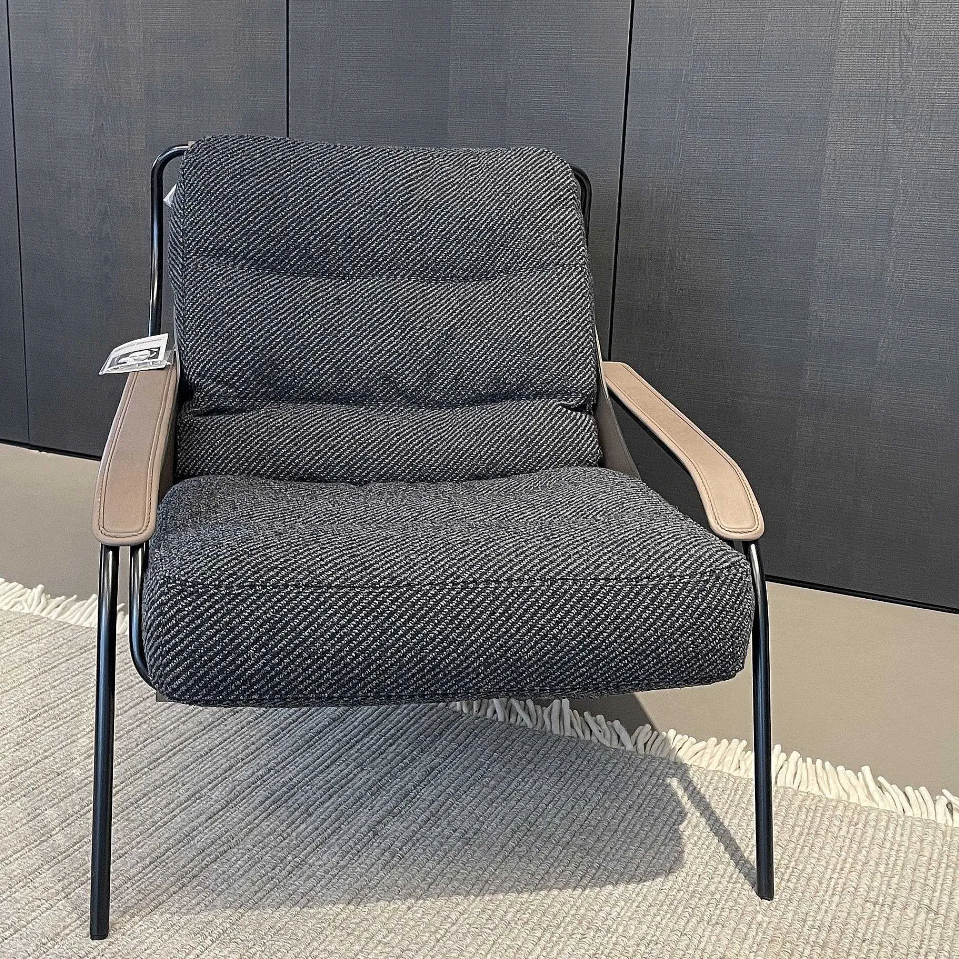 Zanotta Single Armchairs*Maggiolina Chaise Longue | Armchair | Leather - Fabric - Ex - Display