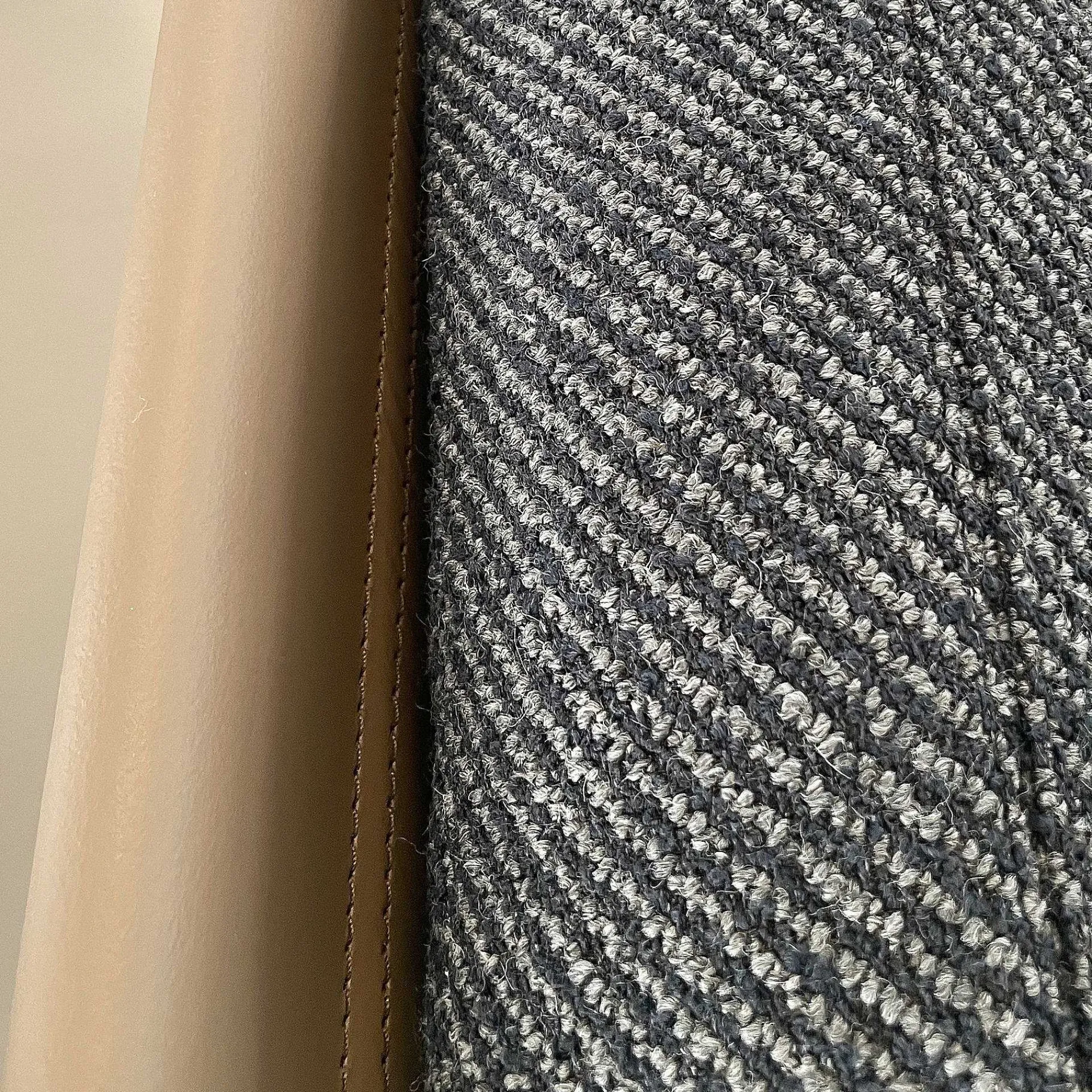 Zanotta Single Armchairs*Maggiolina Chaise Longue | Armchair | Leather - Fabric - Ex - Display