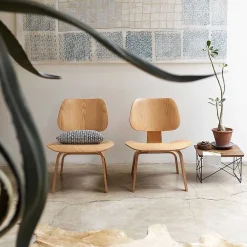 Vitra Coffee Tables*Occasional Table Ltr | Dark Base - Walnut