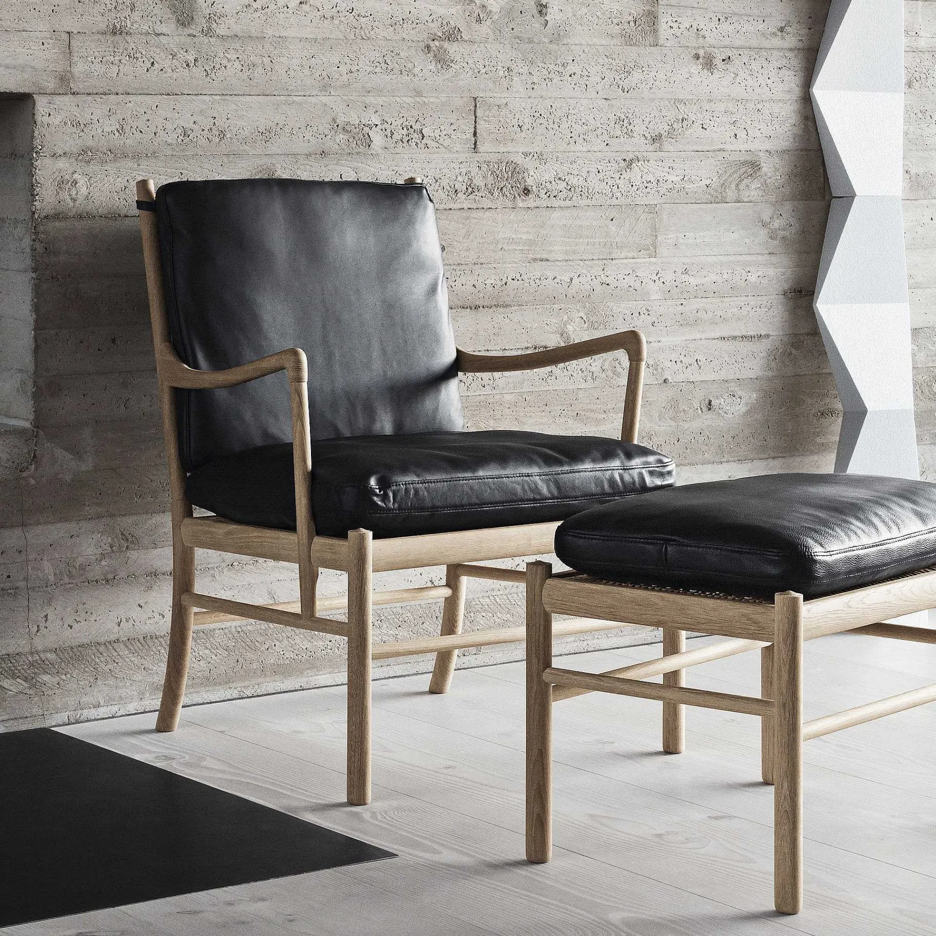 Carl Hansen & Søn Single Armchairs*Ow149 | Armchair | Oak - Black Leather