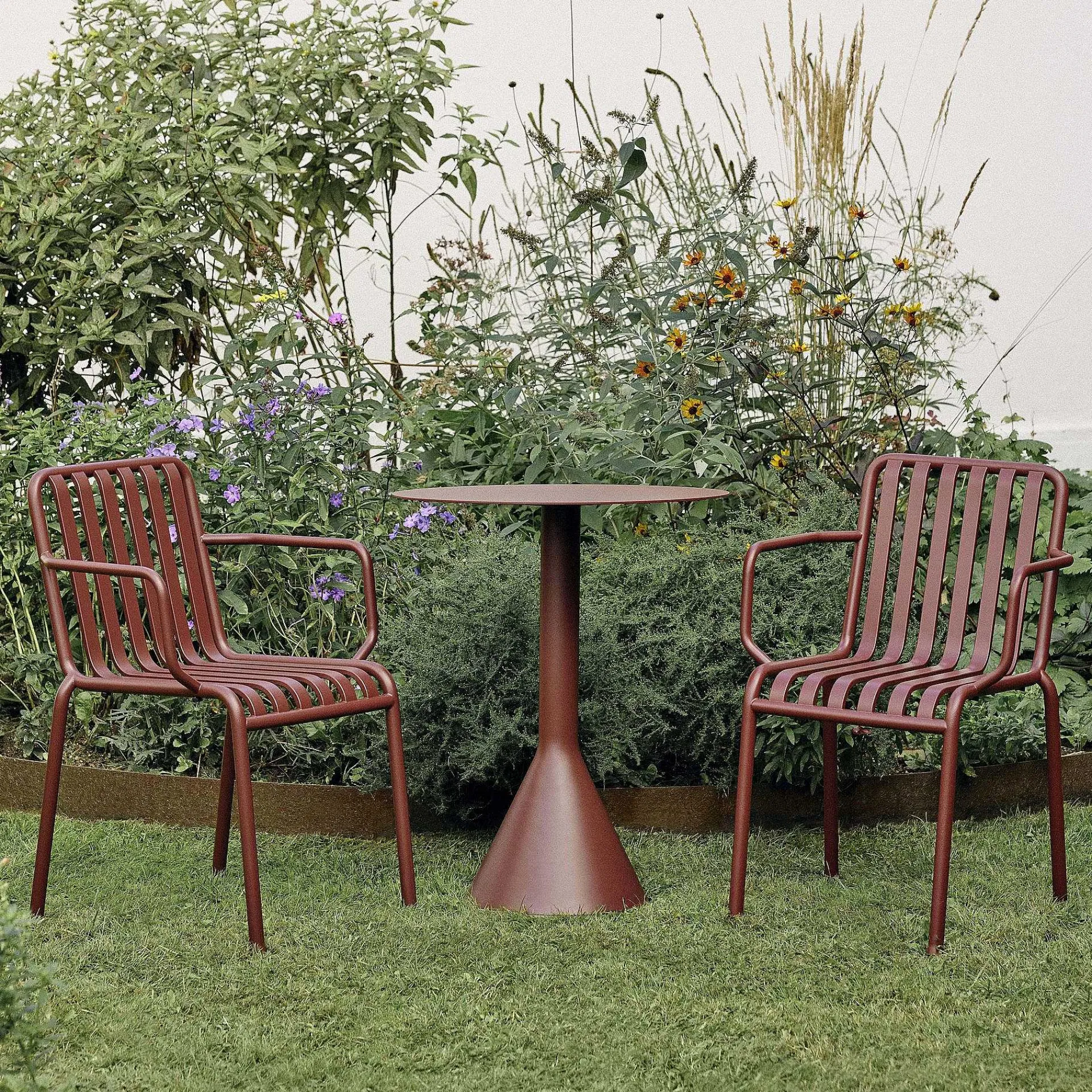 HAY Outdoor Chairs*Palissade Armchair | Iron Red