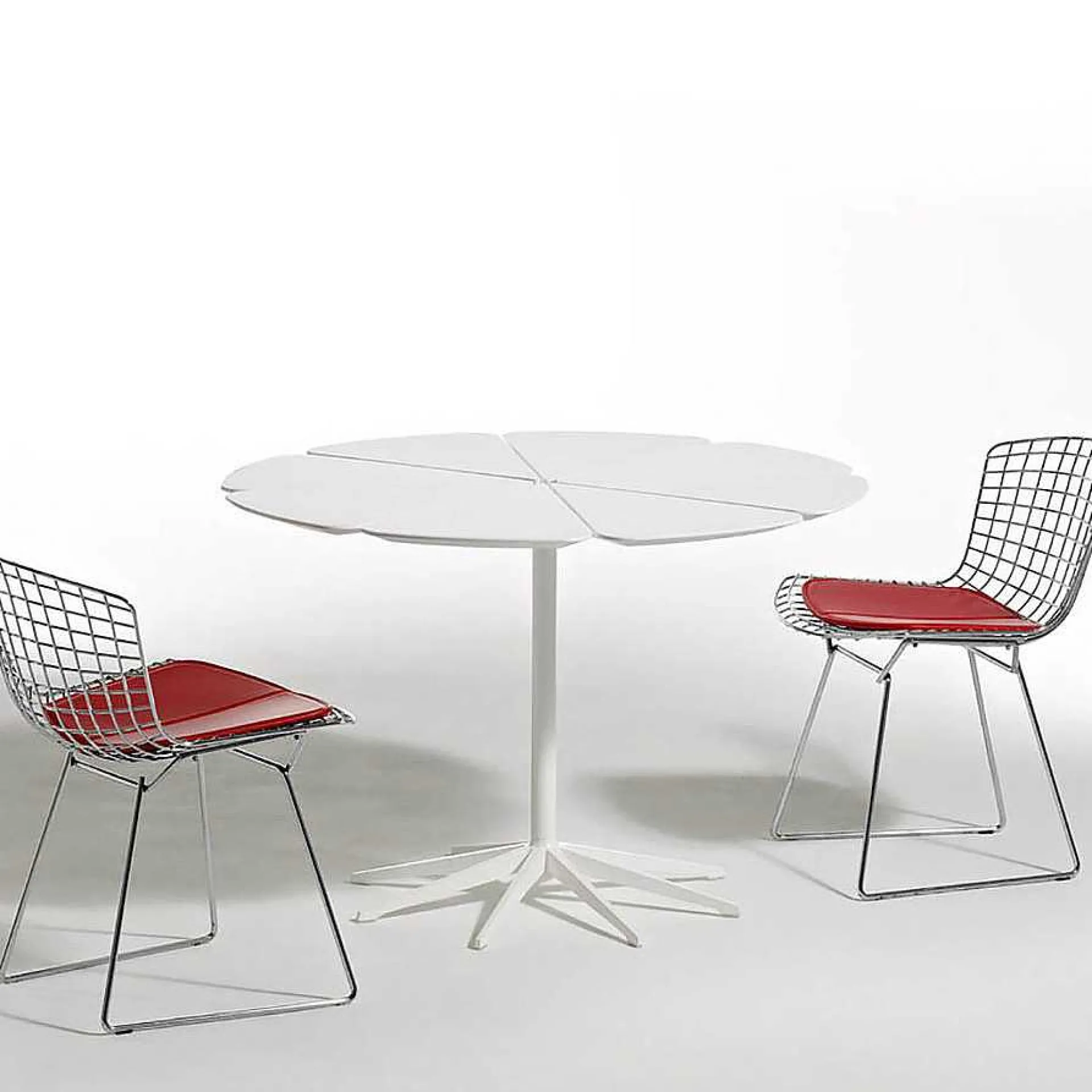 Knoll Outdoor Tables*Petal Dining Table | Outdoor Table | White
