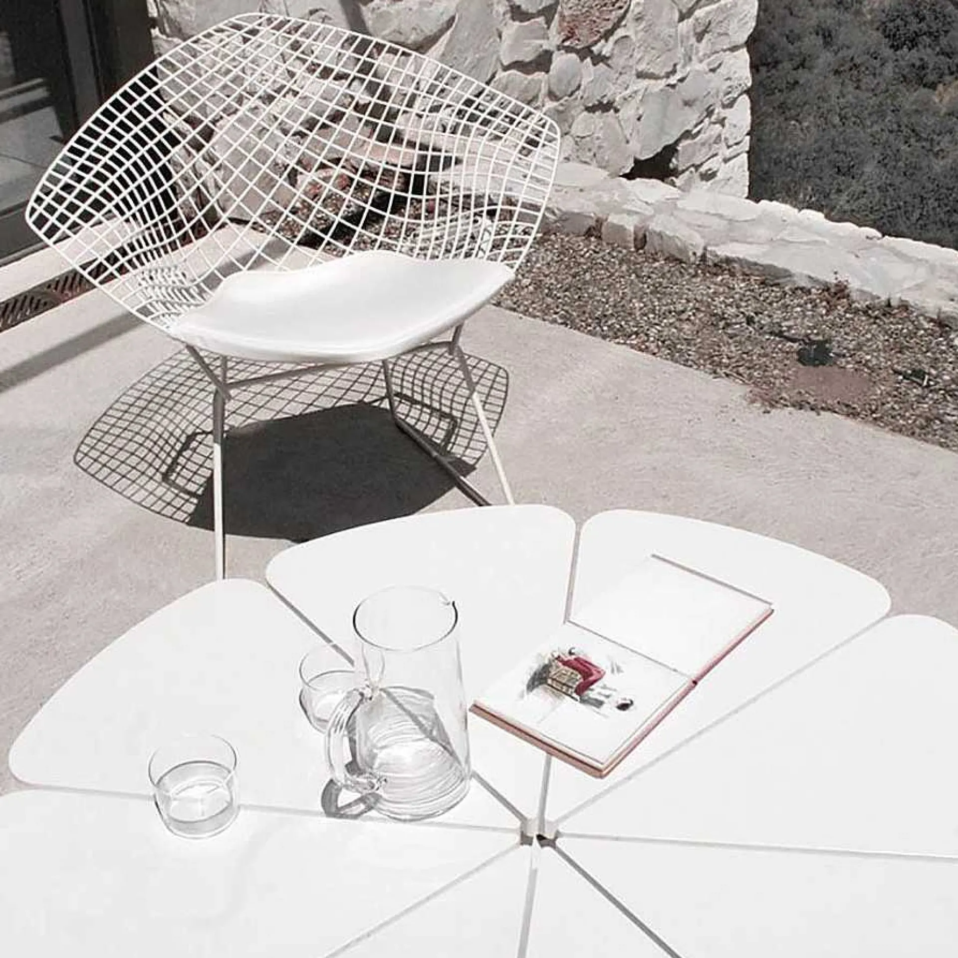 Knoll Outdoor Tables*Petal Dining Table | Outdoor Table | White