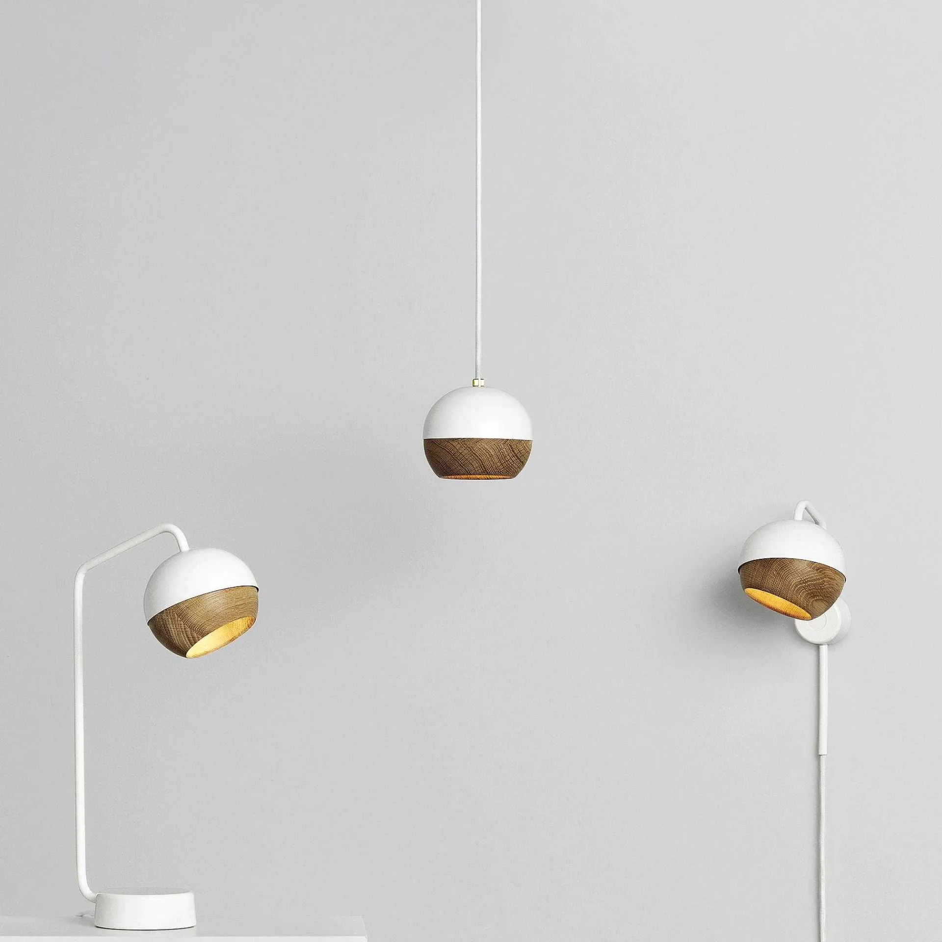 Mater Decorations*Ray Table Lamp | White