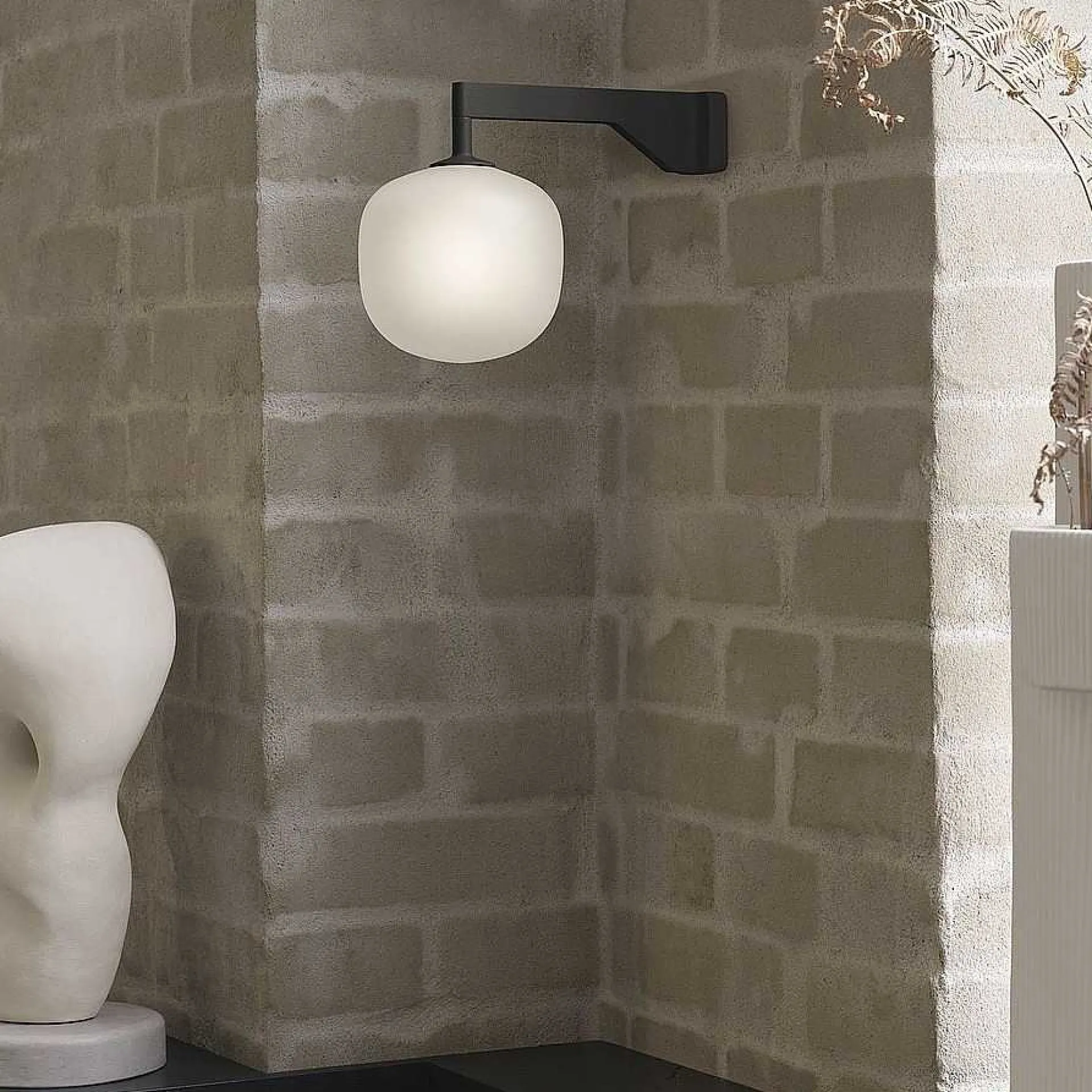 Muuto Pendant Lights*Rime Wall Lamp | Wall Lamp| Black