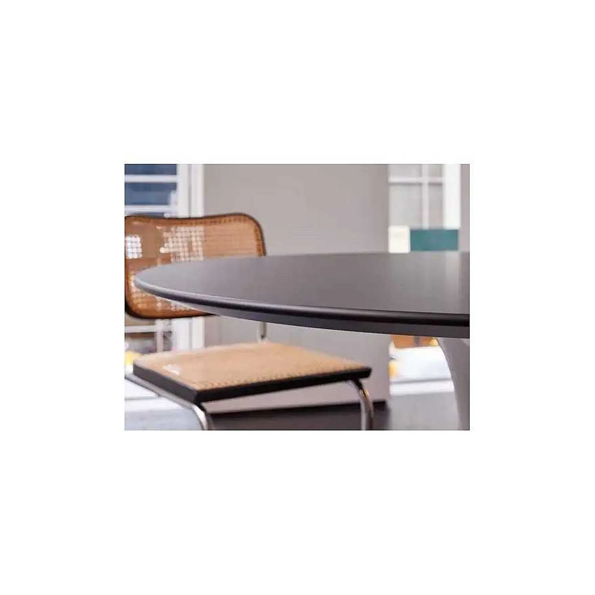 Knoll Dining Tables*Saarinen Tulip Table | Round Table | Black Laminate