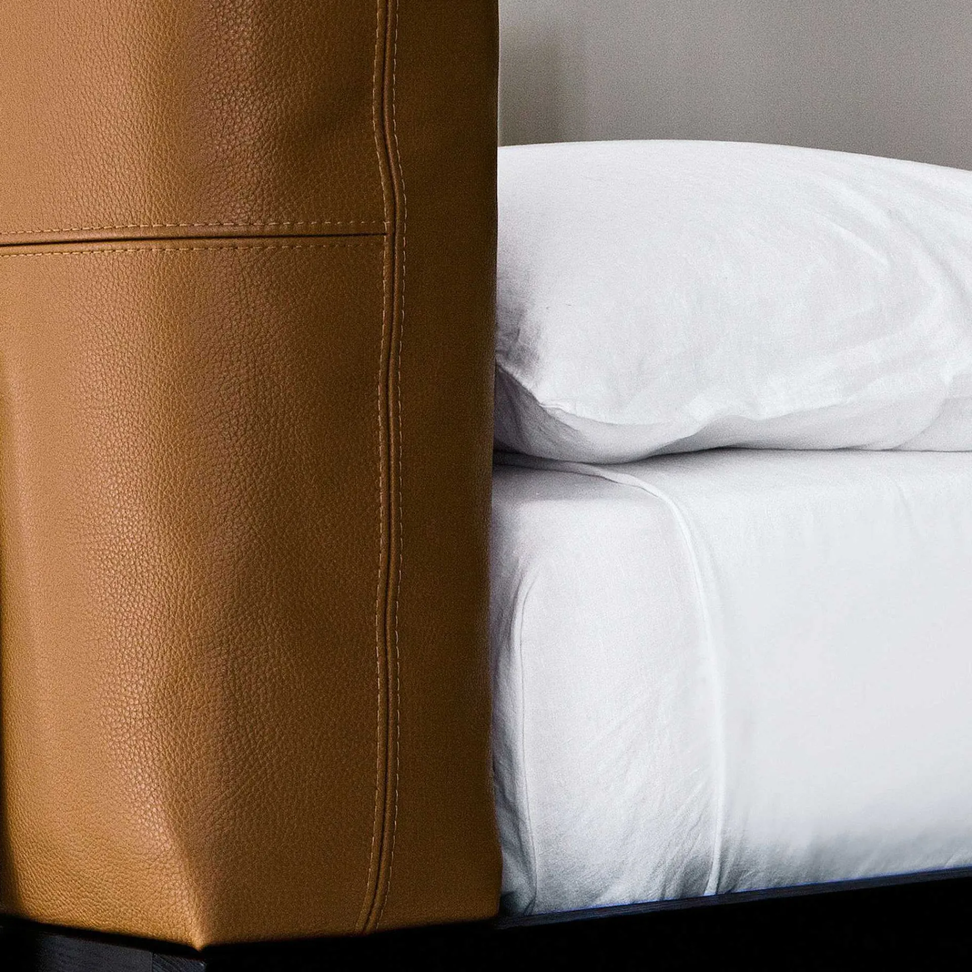 Porro King Size Beds*Shin | Bed - Black Ash Structure - P11 Rancho