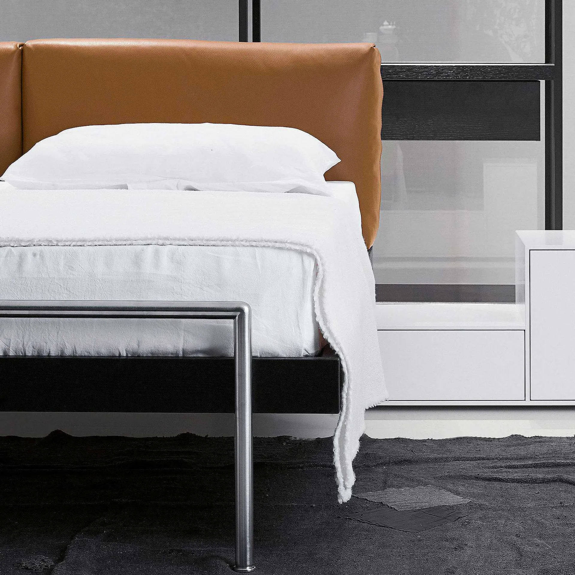 Porro King Size Beds*Shin | Bed - Black Ash Structure - P11 Rancho