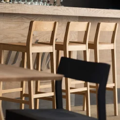 Zeitraum Stools*Sit Bar | Oak