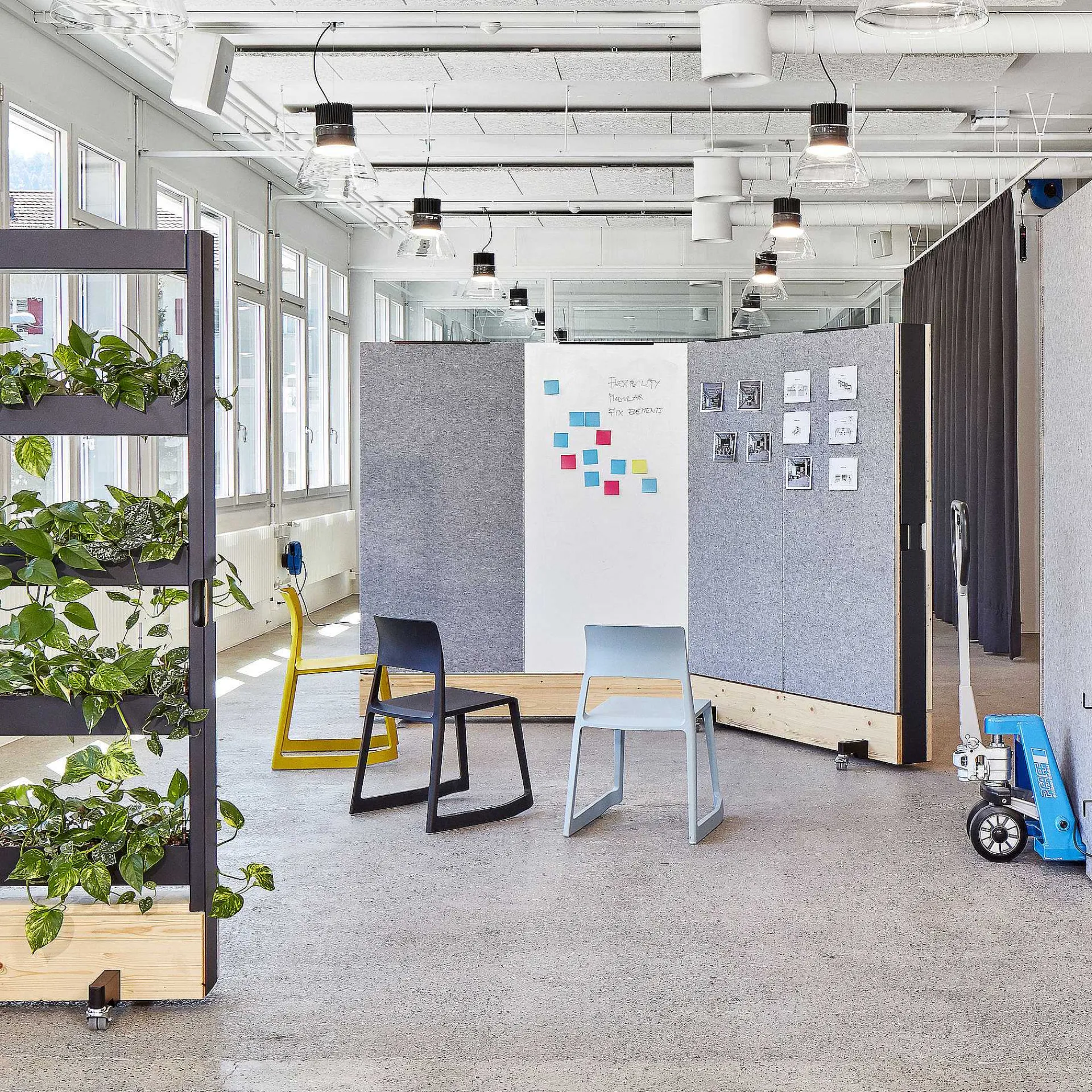 Vitra Chairs*Tip Ton | Basic Dark